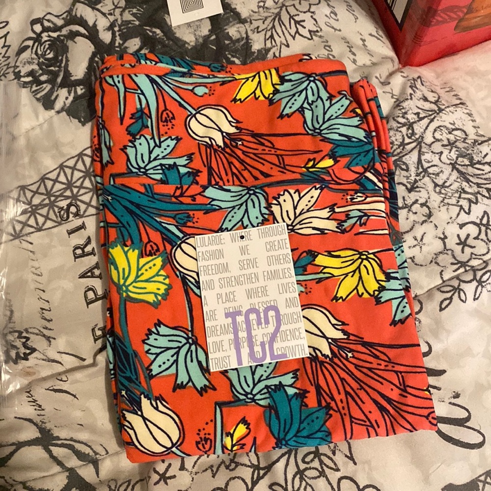 Lularoe TC2 Leggings NWT